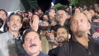 Rawalpindi ky log imran khan k lye dua krty hue. Imran khan latest news