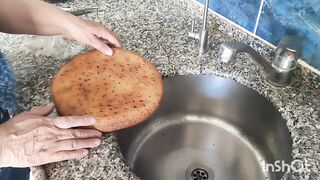 lokum gıbi kıvamlı ekmek tatlısı kolay yontemle yapımı