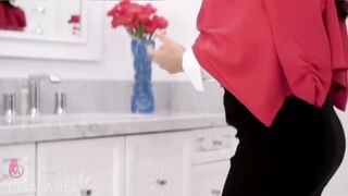 Lisa ann  bathroom dress change viralvideo 2024