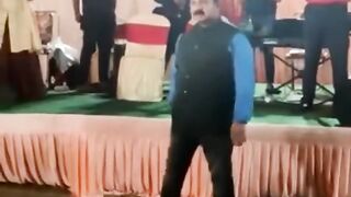 happy weekend to all of u. #weekend #happiness #freedance #fun #song #dancinguncle #dabbuuncle