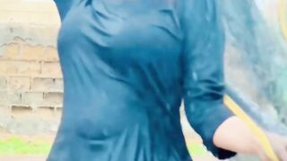 Rubi ali dance rain