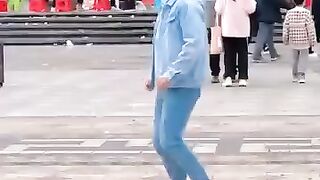 Dancing robot