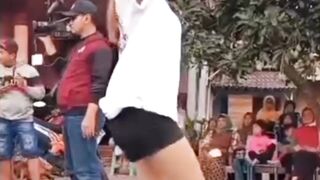 Beautiful Dancer from Indonesia