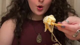 Food ASMR