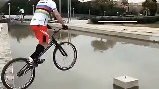 Sports Man Cycle jump ????