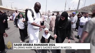 Ramadan 2024_ Pilgrims mark 's sacred night in mecca.