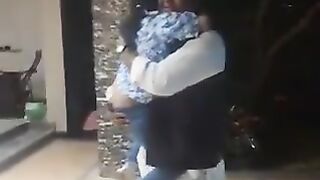 ‏سابق وفاقی وزیر فواد چوہدری رہا ہو کر گھر پہنچ گئے