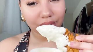 ASMR mukbang