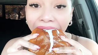ASMR mukbang
