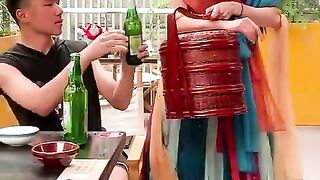 Nhân Viên Bá Đạo Nhất Trung Hoa-OMG