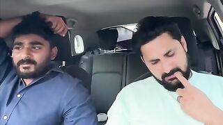 Party badal liya saala ????