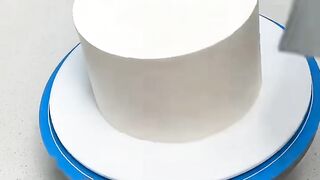 This_is_how_cake_glaze_should_be_done