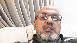 مَنْ شهِد أنْ لا إله إلا الله وحده لا شرِيك له