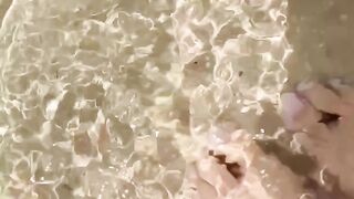 alia bhatt in the beach