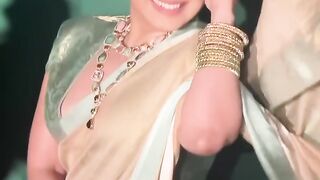 Rani mukherjee // Beautiful mom