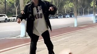 There is no pink motorcycle that girls and strong men can refuse