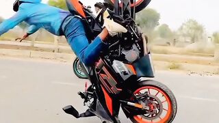 Bike_stunts_#viral_#shortvideo(720p).