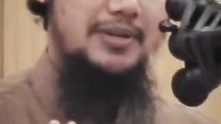 মেয়েদের থেকে সতর্ক থাকুন।