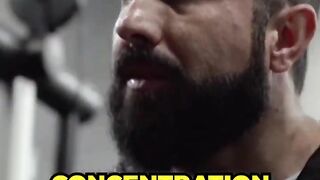 Va à la salle pour TE FAIRE MAL