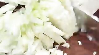 Veg_Manchurian_ASMR_Cooking_#shorts_#crunchytreats_#asmr_#food_#cooking_#chinesefood_#vegmanchurian(360p).