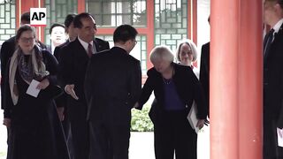 US Treasury Secretary meets students and professors at Peking University.