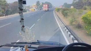 Volo Driving speed at 120 kmph Driving Chennai Bangalore Expressway Tourist Car Explorer