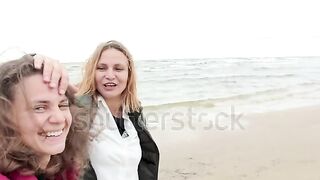 ما أجمل الصداقة