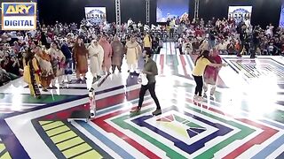 Dancing competition in jeeto pakistan show