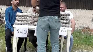 Must Watch - Black man play a trick to earn money