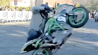 Bike_stunts_#viral_#shortvideo