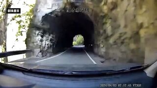 Footage from the dashcam in the mountainous areas of Taiwan during the earthquake on April 3rd, 2024