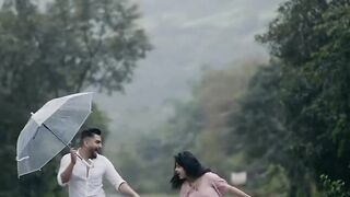 Unki Ek nazar Ko hum Taraste Rahenge, Ye aanshu Har Pal yuhi Baraste Rahenge, Kabhi Beete The Kuch pal Unke Saath, Bas Yahi Soch Kar Hum Haste Rahenge