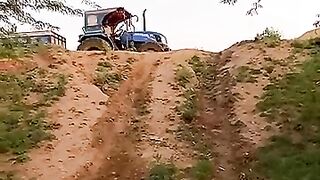 New_holland_4wd_tractor