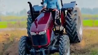 new_tractor_Massey_Ferguson_9500_with_big_tyer_with_big_woofer_going_stuck