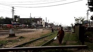 8 down tezgam express hit moter bike accident