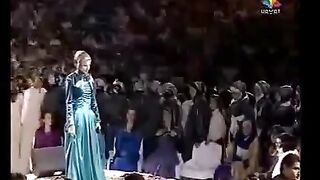 Beautifull Naat by Muslim Arabic Girl in Urdu Language
