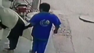 Full funny  a women beating a man