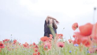 Dance in flowers garden????????