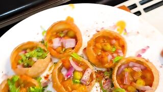 Gol gupe banai khud Ghar me