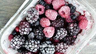 BERRY COOKIE COBBLER.