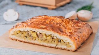 Potato pie with mushrooms and onions