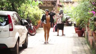 Akansha Ranjan Kapoor Looks Stunning In Gym Outfit Snapped Outside Gym
