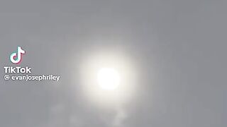The Total Solar Eclipse on a phone vs a $10,000 camera