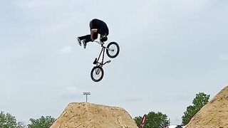 A great cycle stunt