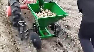 الصين وابتكار آلة الفلاحة