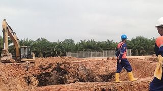 Proses pembuatan kolam limbah