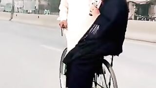 لو کرلو ٹھیک پاکستان????????