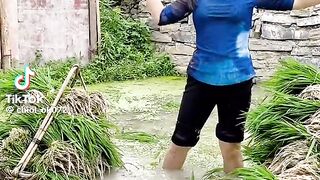 Chinese ladkiyan bahut mehnati hai yaar