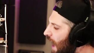 Harry Mack showing the craziest rhyme schemes he can do on the fly !!