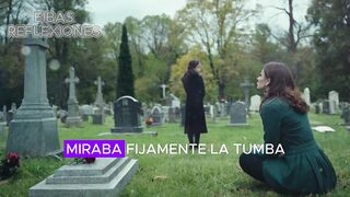 ANCIANO ENCUENTRA A UNA MUJER EN LA TUMBA DE SU HIJO_ AL PREGUNTAR QUIEN ERES_ SE LLEVA UNA SOPRESA